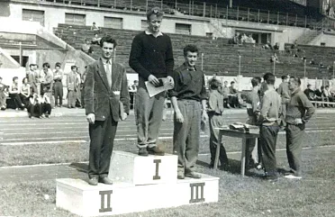 Bača na stupni víťazov.