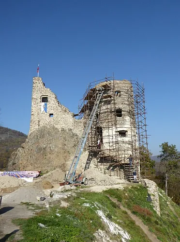 Obnova delovej bašta.