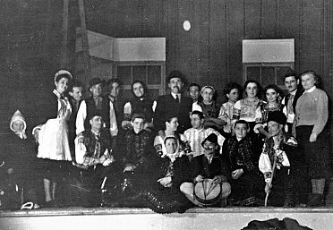 Divadelní ochotníci.