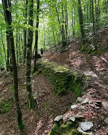 Podľa Stevensona sa tu v jaskyniach ukrývali Kamisardi. Foto: Roman Neradný