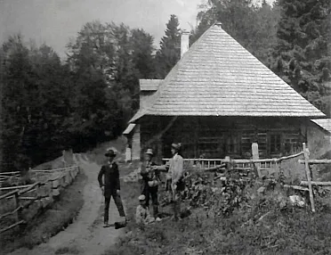 Hostinec pri Troch krížoch v Kremnických vrchoch.