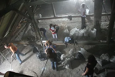 Jedna z brigád na povale v roku 2011. Foto: R. Uhrovič