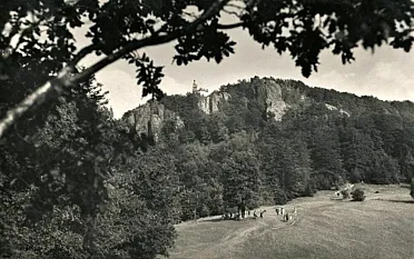 Turisti pod Sitnom.