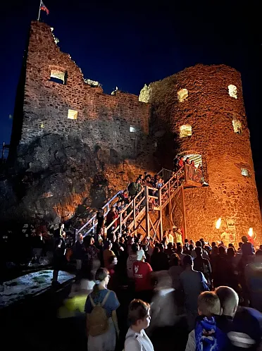 Nočný hrad.