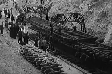 Nový spôsob položenia koľajníc.