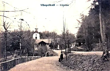 Areál kúpeľov s kaplnkou.