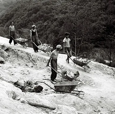 Nákladná doprava na stavbe.