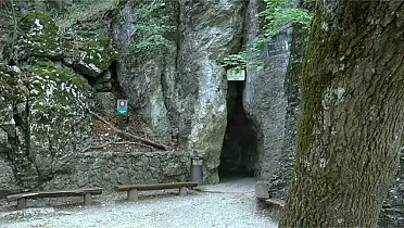 Vstup do jaskyne.