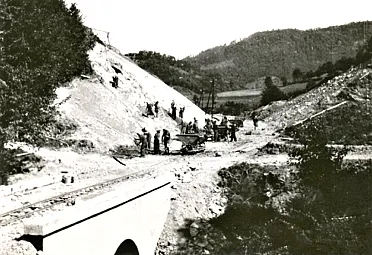 Práce v jednom zo zárezov.