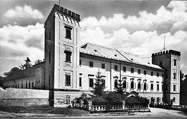 Kaštieľ v roku 1958.