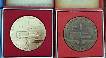 Pamätné medaile.