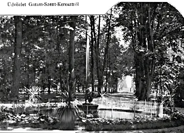 Pôvodná fontána v parku.