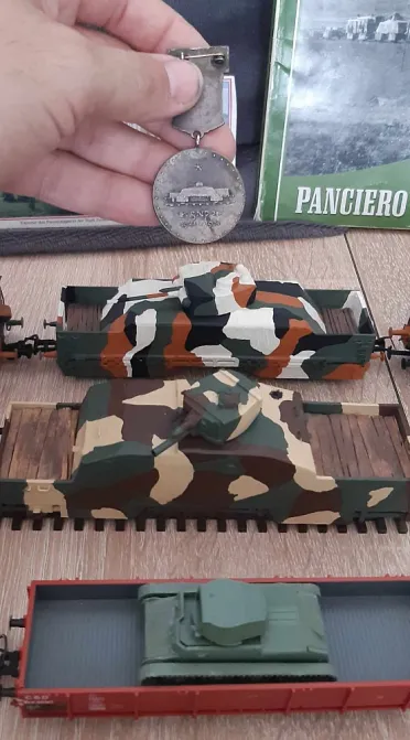 Tri generácie pancierových vlakov.