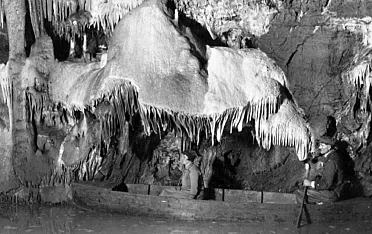 Plavba po riečke Styx.