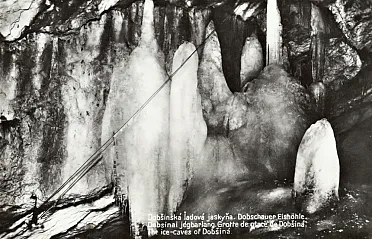 Ľadová výzdoba jaskyne.