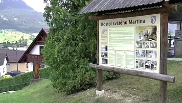 Informačná tabuľa pri kostole