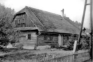 Jednoposchodový dom.