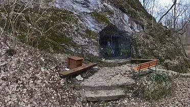 Skalná kaplnka Panny Márie Lurdskej