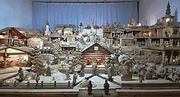 Vyrezávaný drevený Betlehem v Terchovej