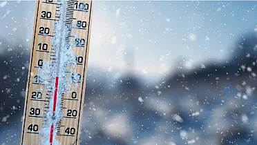 -20 stupňov Celzia a vietor o sile víchrice