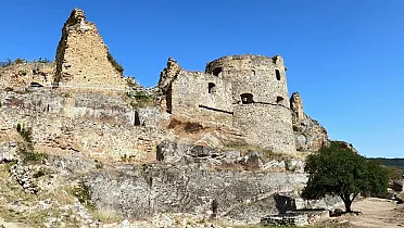 Zakonzervované hradné múry