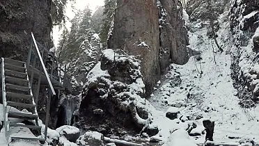 Zimná krása v Jánošíkových dierach