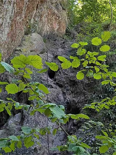 Pomocou reťazí nad vodopád