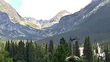 Vodopád Skok je viditeľný zo Štrbského Plesa