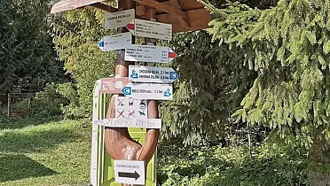 Začiatok chodníka do Zejmarskej rokliny