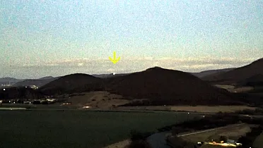 Z hradu Revište vidno svetlo na hrade Teplica