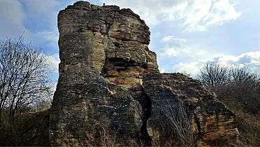 Travertínové bralo