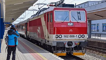 ZSSK zvyšuje bezpečnosť personálu a cestujúcich