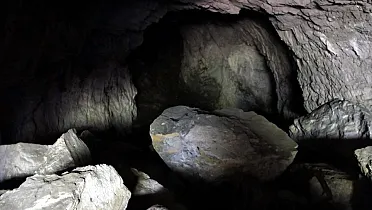 Jaskyňa pôsobí tajomne