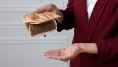 Nepopulárna daň z uhlíka bude vyššia