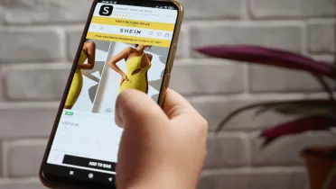 Oblečenie z obľúbených e-shopov je zdraviu škodlivé