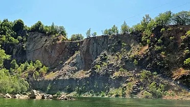 Krásne scenérie jazera