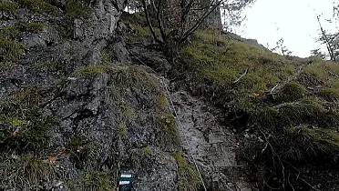 Technické prvky na chodníku