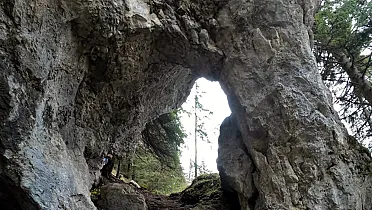 Prechod cez skalné okno