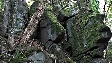 Rôzne tvary obrovských balvanov