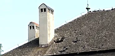 Deravá strecha na kaštieli