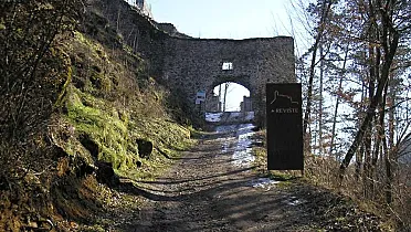 Hrad Revište nespí
