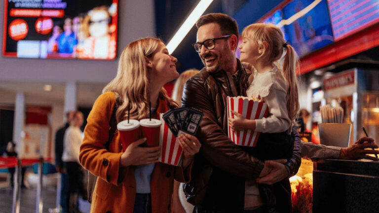 Tvrdšie pravidlá pre návštevu kina: Na niektoré filmy vás nemusia pustiť