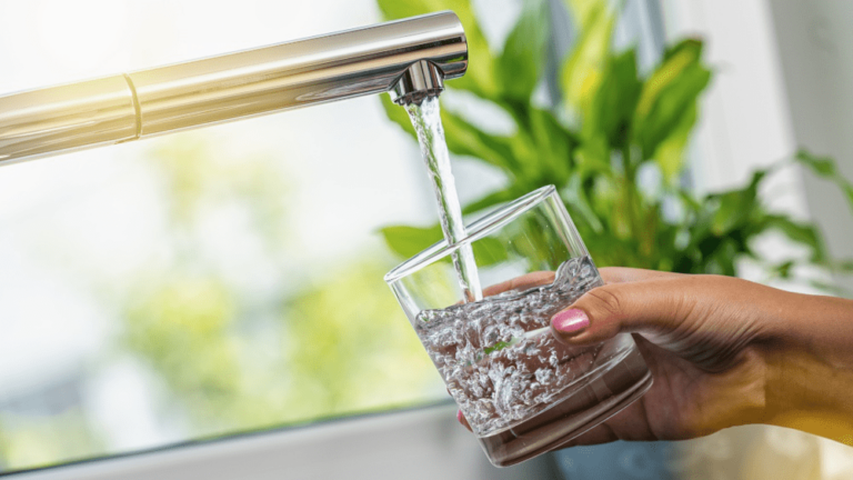 Koniec vody pre niektoré domácnosti? Problémom je nedostatok financií