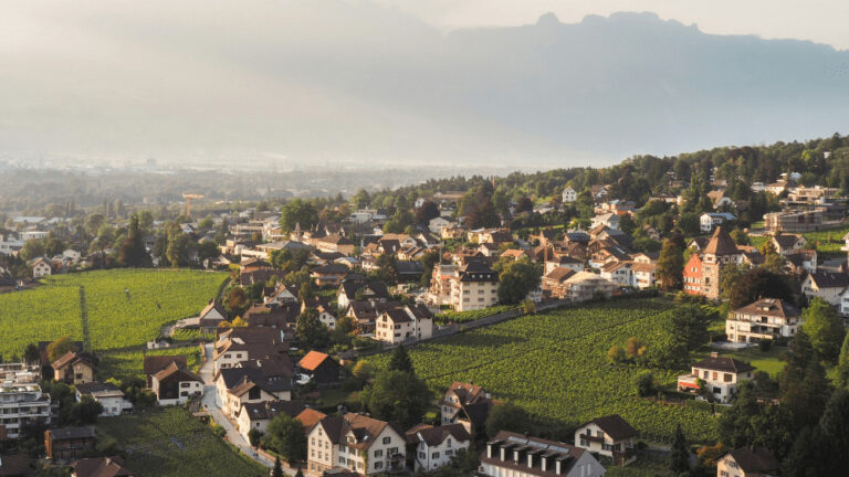 Klenot Európy turistov veľmi neláka. Pozrite sa, čo všetko vám malá krajina ponúkne